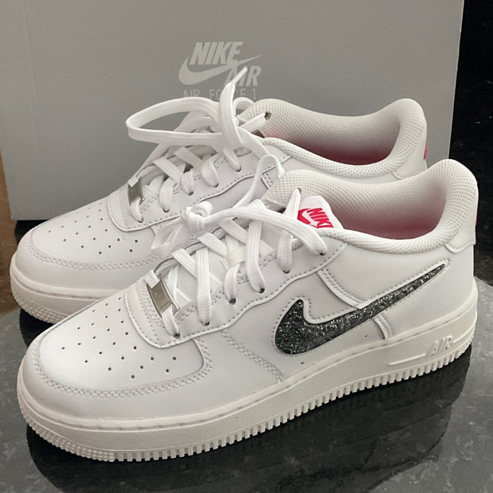 Nike Air Force One with glitter swoosh(LV8)